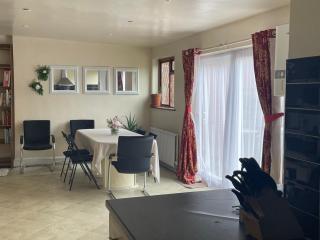 Spacious London House with Parking - Barking - 6