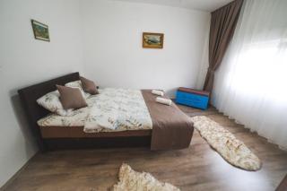 House Duzi - - 9