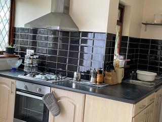 Spacious London House with Parking - Barking - 3