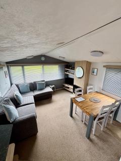 Padstow Holiday Base Bright Two Bedroom Lodge at Seven Bays - 9