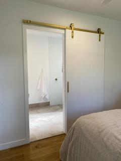 Private & Stylish Gold Coast Hinterland Guesthouse - Gold Coast - 3