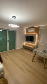 Exclusive Sea View Blue Breeze Apartment - Polisi i Vogël - 5