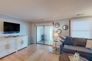 Rehoboth Beach Gardens 37253 Martin St Unit 11 - Rehoboth Beach - 2