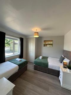 Apartment 3 Newcastle above Paddy Power - Galway - 6