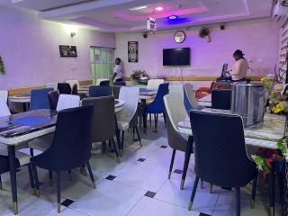 GRAND PARK HOTEL AND SUITEs - Egbe - 4