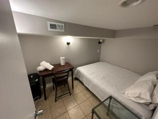 Close to Downtown - Free Parking - 6
