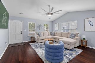 Blue Belle - Across from Pool near Credit One - Charleston - 4
