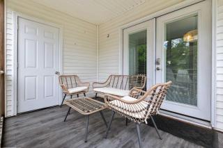 Blue Belle - Across from Pool near Credit One - 6