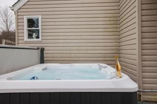 The Modern Escape - Hottub 3min To Pool & Lake - 7