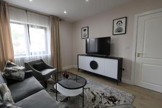 Luxury House for Families and Contractors, NamisSuites Serviced Apartment - Farnborough - Farnborough - 5