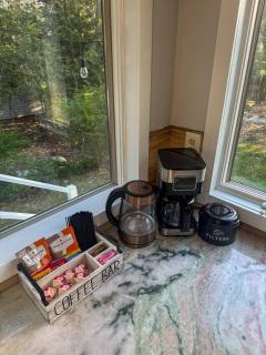 Hot Tub + Prime Location Chalet - Pocono Summit - 3