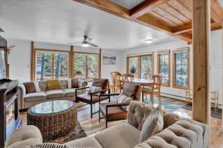 Hot Tub + Prime Location Chalet - Pocono Summit - 8