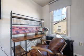 Spacious Capitol Hill Retreat with King bed and Iconic DC landmarks view from your suite - Washington, D.C. - 4
