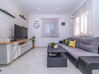 Holiday Home Bra uta- Two Bedroom Holiday Home with Pool - Pučišća - 0