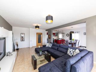 Exquisite Spacious Villa Bufaline with Pool and Gym - Eight Bedroom Villa with Pool and Gym - Kastel Novi - 6