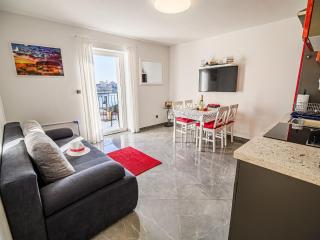 Sleek and Stylish Umag Apartments with Sea View - Two Bedroom Apartment with Balcony - Umag - 0