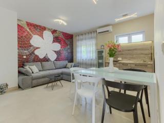 Majestic Kastel Stari Apartment with Terrace - Two Bedroom Apartment with Terrace - Kaštela (Castelli) - 9