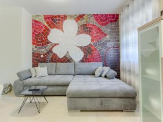Majestic Kastel Stari Apartment with Terrace - Two Bedroom Apartment with Terrace - Kaštela (Castelli) - 0