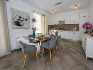Villa Anita - Five Bedroom Villa with Swimming pool - Gruda - 2