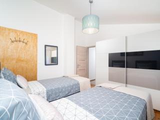 Stylish Two Bedroom Apartment in Labin - Two Bedroom Apartment with Terrace - Labin - 3