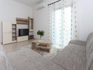 Sunny Elegant Apartments in Trogir - Standard Three Bedroom Apartment with Balcony - Trogir - 7