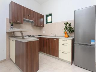 Sunny Elegant Apartments in Trogir - Standard Three Bedroom Apartment with Balcony - Trogir - 2