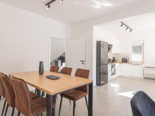 Holiday Home Iva - Three Bedroom Holiday Home - Šibenik (Sebenico) - 4