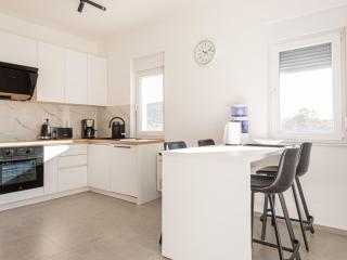 Holiday Home Iva - Three Bedroom Holiday Home - Šibenik (Sebenico) - 2