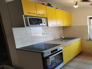 Two Bedroom Apartment with Balcony-A5 - Pag - 8