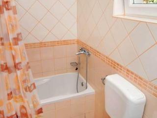 Apartments Bionda Senj - One Bedroom Apartment with Terrace - Senj - 5