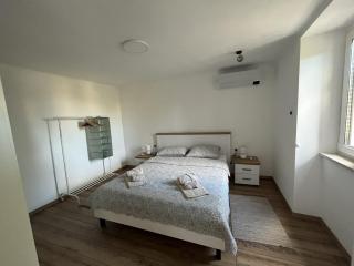 Elegant Lovran Apartment with Garden - Two Bedroom Apartment - Lovran - 3
