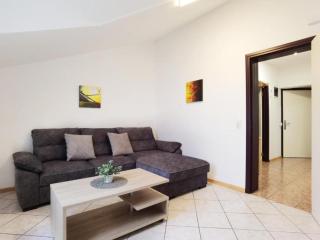Villa Sanja - One Bedroom Apartment with Balcony and Sea View 1 - Vodice - 3