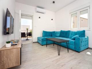 Modern Apartments with Private Balcony - Premium One Bedroom Apartment - Kaštela - 9