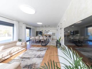 Luxurious Sanctuary Villa Primorski Dolac with Pool - Three Bedroom Villa with Pool - Primorski Dolac - 6