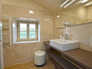 Tranquil Getaway with Shared Pool in Bale - One Bedroom Apartment - Bale - 2