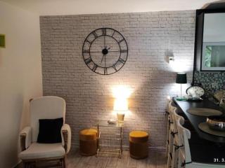 One Bedroom Apartment with Garden - Zagreb - 7