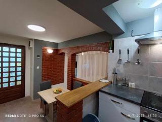 Cozy Lovran Apartment with Private Pool and Sea View - One Bedroom Apartment - Lovran - 7