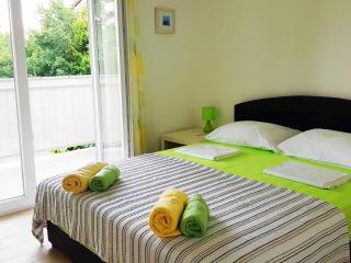 Two Bedroom Apartment with Balcony and Terrace - Crikvenica (Cirquenizza) - 4