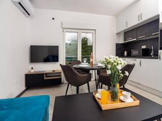 Modern Apartments with Private Balcony - Deluxe One Bedroom Apartment - Kaštela (Castelli) - 8