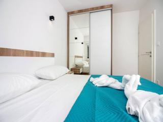 Modern Apartments with Private Balcony - Deluxe One Bedroom Apartment - Kaštela (Castelli) - 2