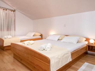 Dolac Green Side Apartments - Two Bedroom Apartment 2 - Hvar - 5