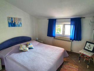 Sunny Lovran Apartment with Terrace and Sea View - One Bedroom Apartment - Lovran - 8