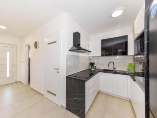 Villa Sunrise with Outdoor Pool - Four Bedroom Villa with Pool - Šibenik (Sebenico) - 6