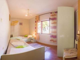Apartments Jukica - Three Bedroom Apartment With Sea View - Vis - 7