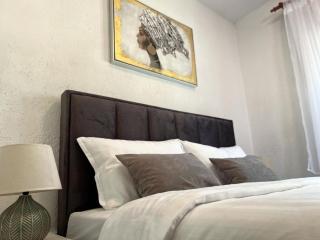 One Bedroom Apartment with Balcony 3 - 5