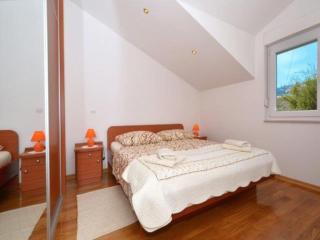 Bright Ka tela Apartment with Balcony and Private Parking - Two Bedroom Apartment - Kaštela - 5