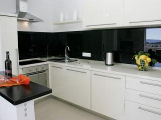 Okrug Gornji Luxurious Escape Villa with Pool - Five Bedroom Villa with Pool - 1