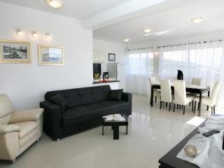Okrug Gornji Luxurious Escape Villa with Pool - Five Bedroom Villa with Pool - Trogir - 7