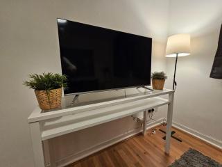4 BR Sleeps 11 Walk to Etihad - 3