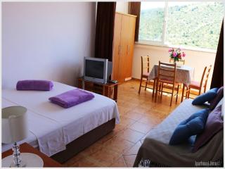 Apartments Juras - Studio Apartment with Sea View Mia - Rogoznica (Rogosnizza) - 3